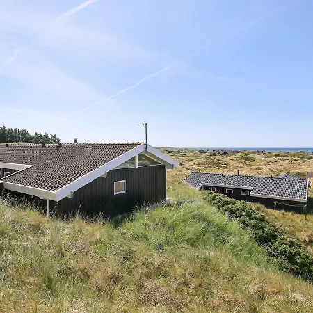 Four Bedroom Holiday In 3