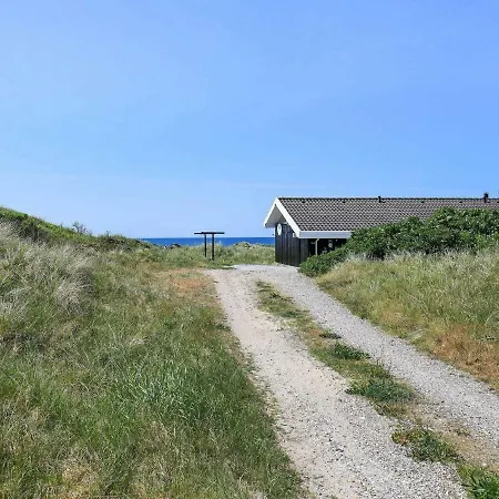 Four Bedroom Holiday In 3 *