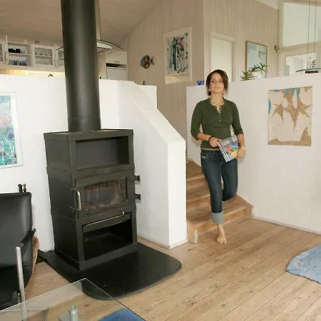 Four Bedroom Holiday In 3 * Saltum