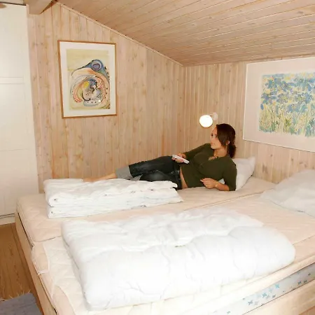 Four Bedroom Holiday In 3 * Saltum